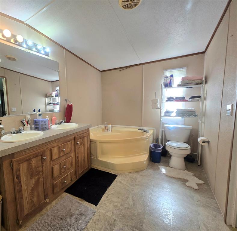384 County Road 6052, Dayton, Texas image 3
