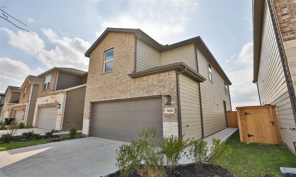 1626 Revolution Way, Missouri City, Texas image 4