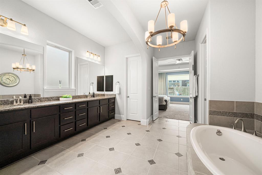 6407 Caparra Rock Lane, Sugar Land, Texas image 27