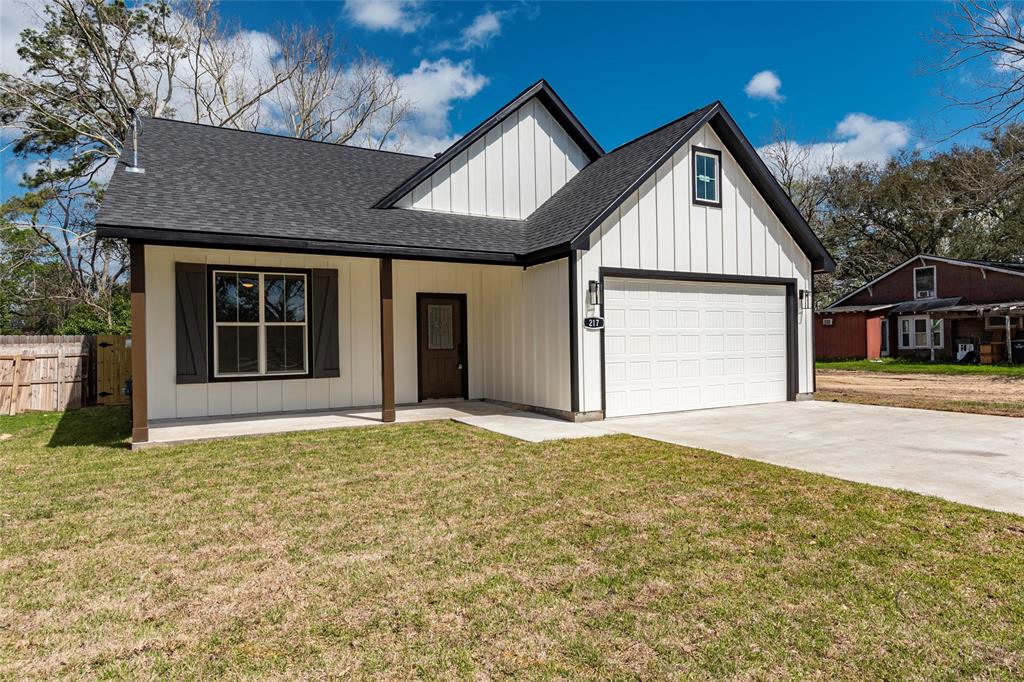 217 E Southland Avenue, Alvin, Texas image 1