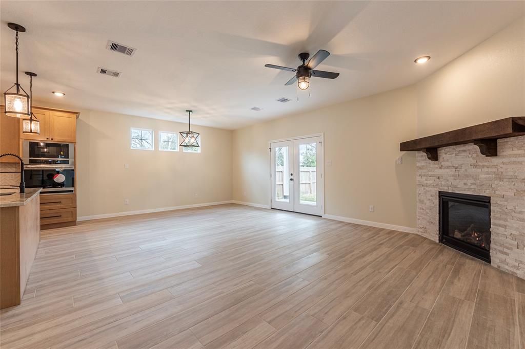 217 E Southland Avenue, Alvin, Texas image 13