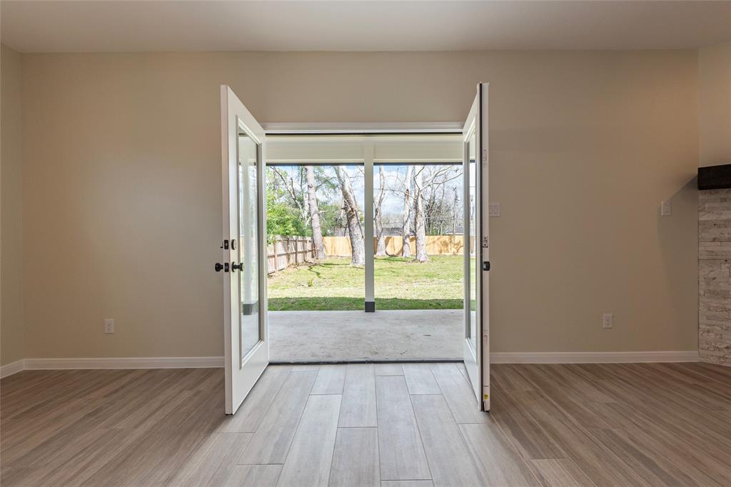 217 E Southland Avenue, Alvin, Texas image 31