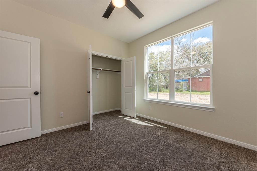 217 E Southland Avenue, Alvin, Texas image 27