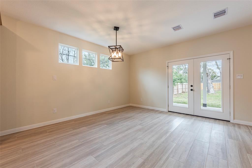 217 E Southland Avenue, Alvin, Texas image 14