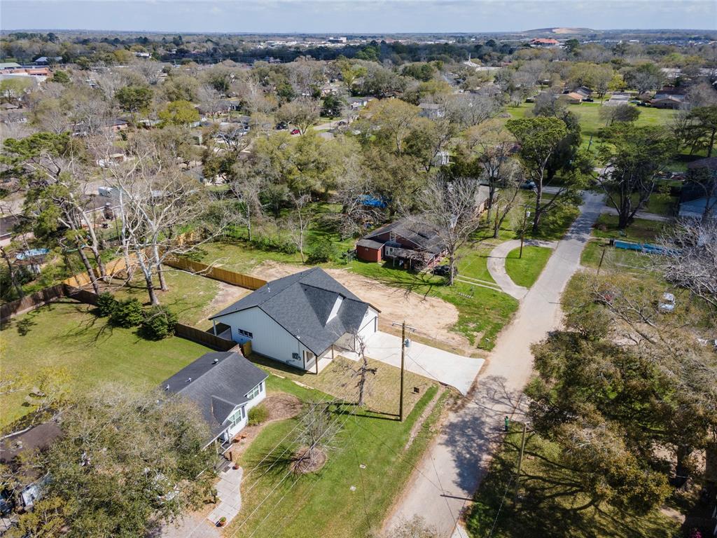 217 E Southland Avenue, Alvin, Texas image 38