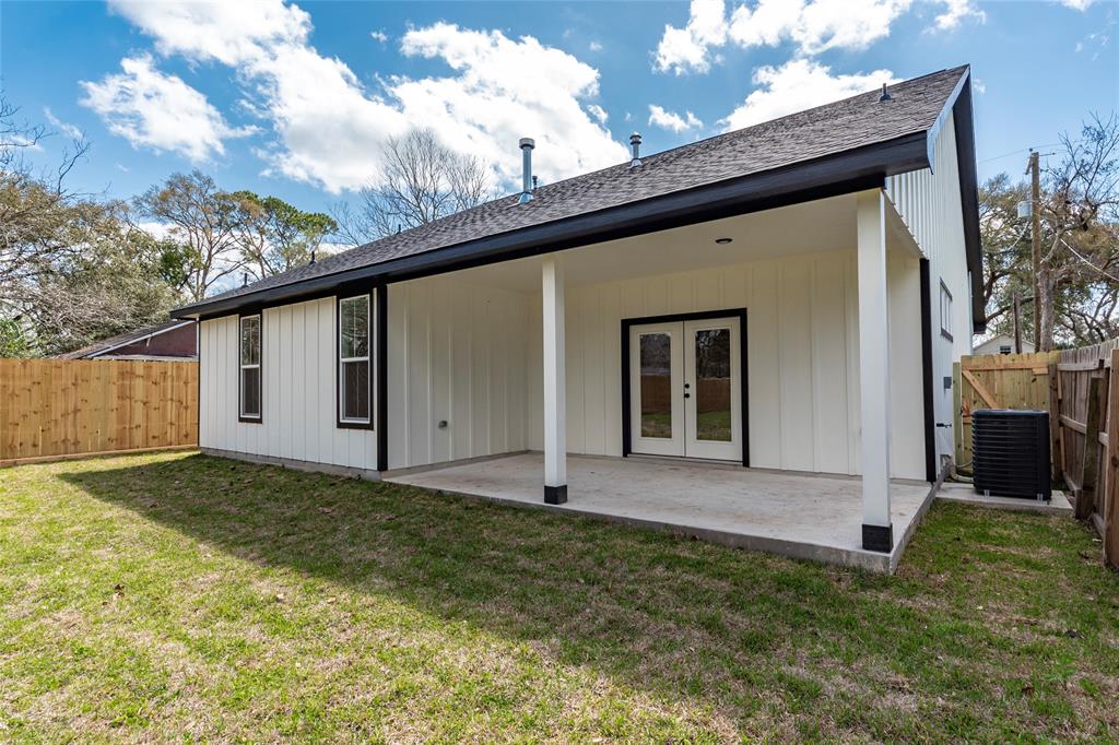 217 E Southland Avenue, Alvin, Texas image 33