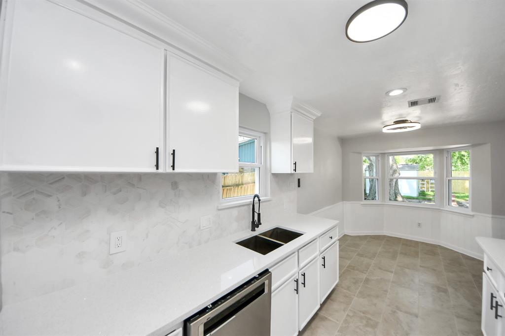 10602 Raydell Drive, Houston, Texas image 14
