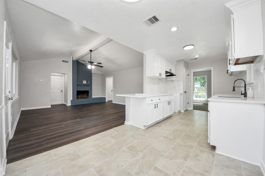 10602 Raydell Drive, Houston, Texas image 16