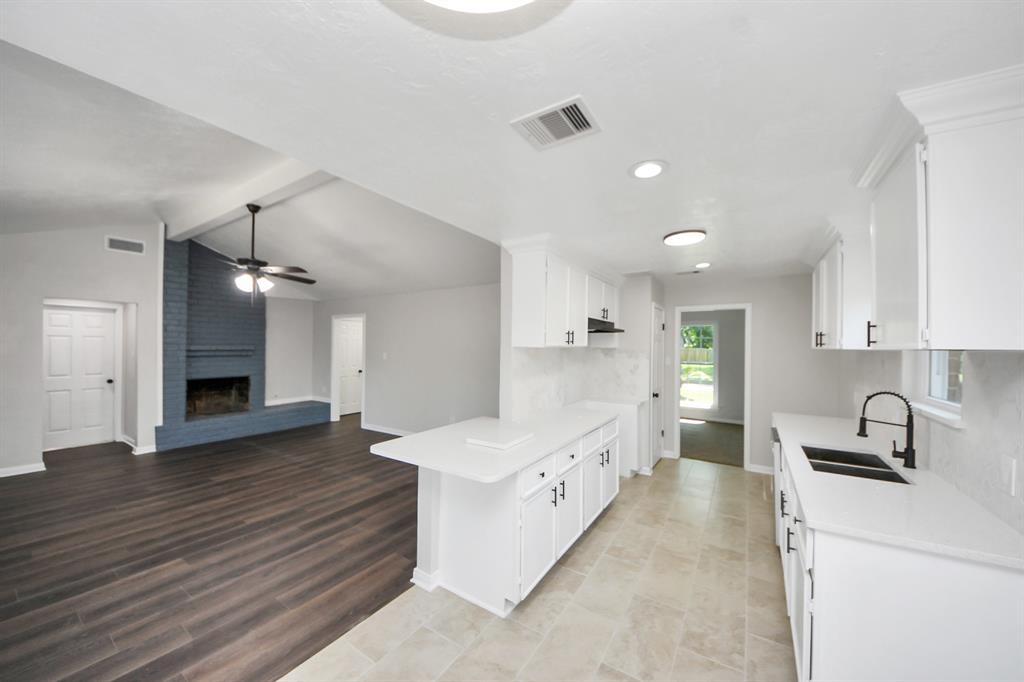 10602 Raydell Drive, Houston, Texas image 7