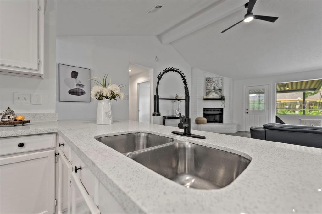 3247 Bolton Gardens Drive, Houston, Texas image 12