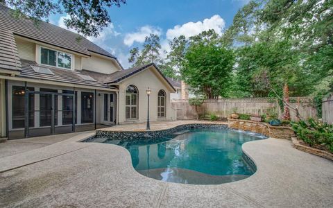 Single Family Residence in Houston TX 5702 Willow Walk Street 47.jpg