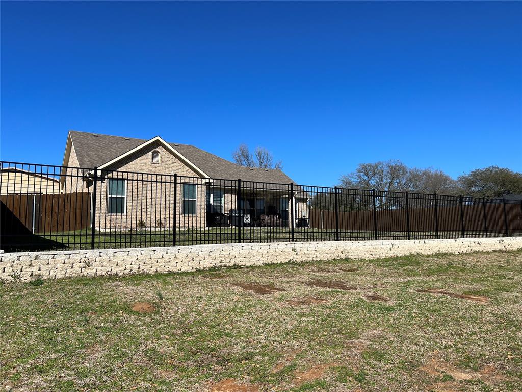 310 Rosewood Street, Mount Pleasant, Texas image 2