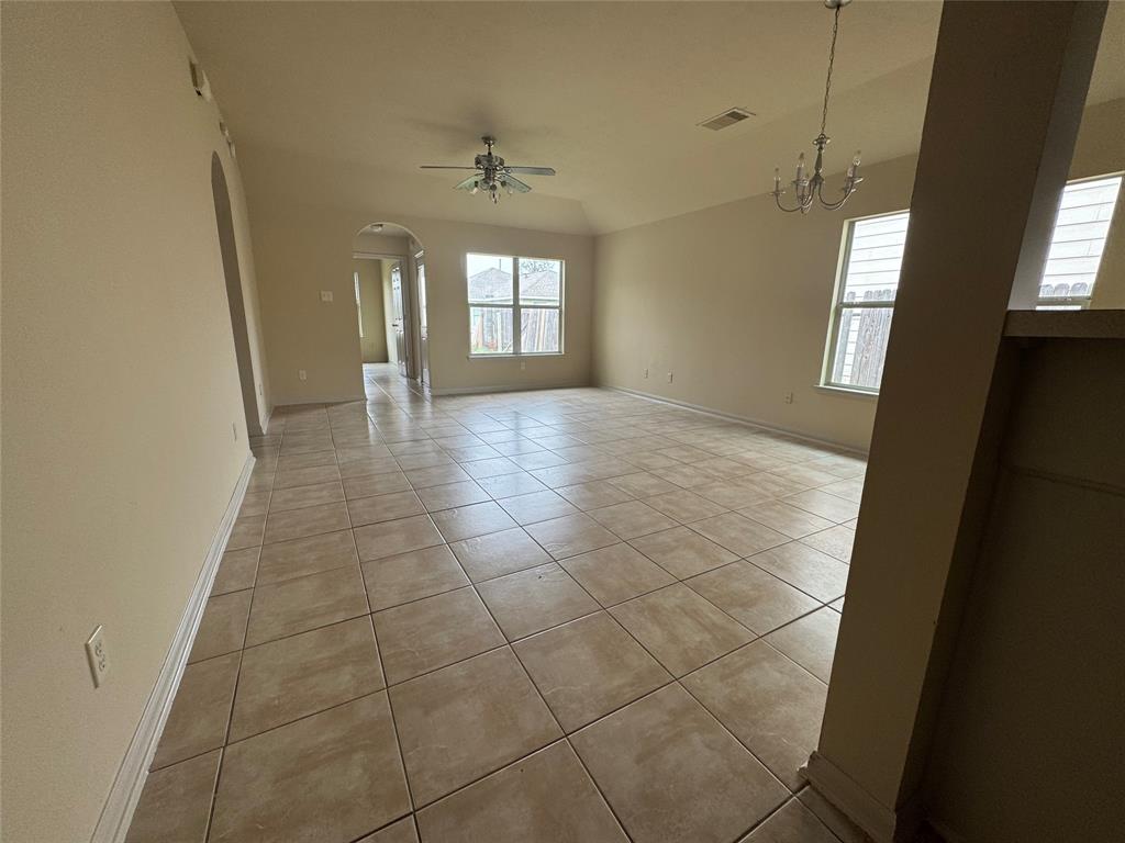 21107 Wortham Oaks Drive, Humble, Texas image 3