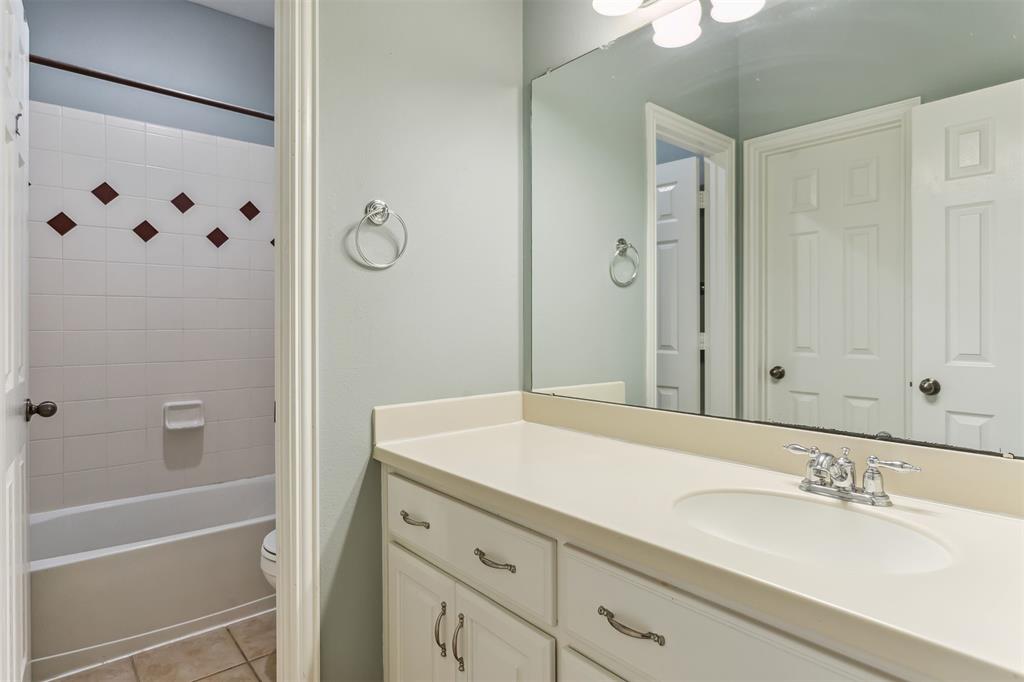 7014 Lake Haven Court, Sugar Land, Texas image 32