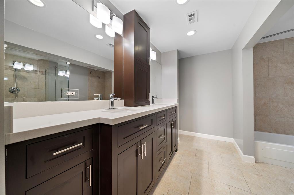 7575 Katy Freeway #4, Houston, Texas image 15