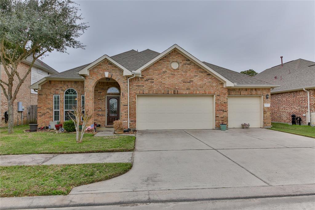 2026 Troon Drive, La Porte, Texas image 1