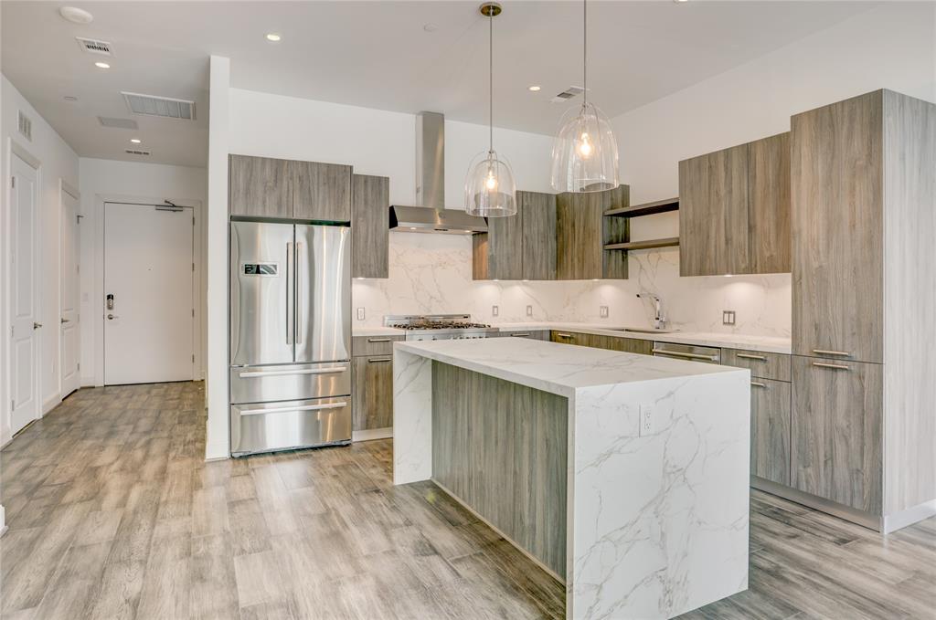 1211 Caroline Street 906
