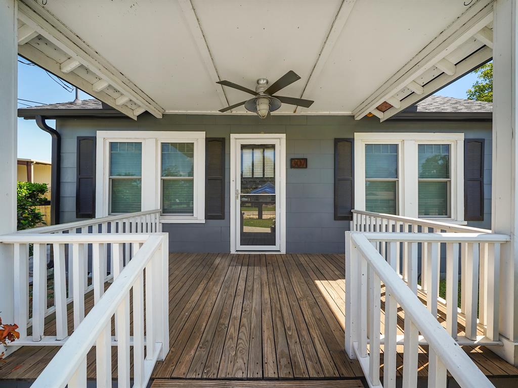 307 S 5th Street, Highlands, Texas image 4