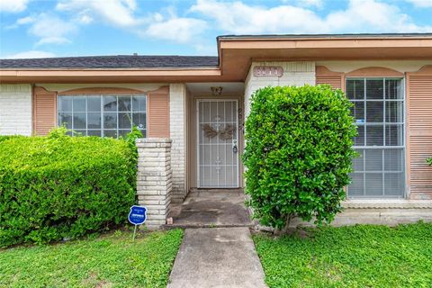 Single Family Residence in Houston TX 9015 Jackwood Street.jpg