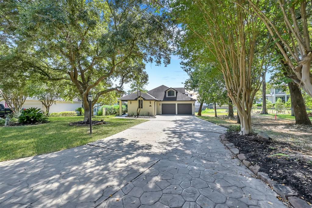 22 Creekwood Drive, Montgomery, Texas image 2