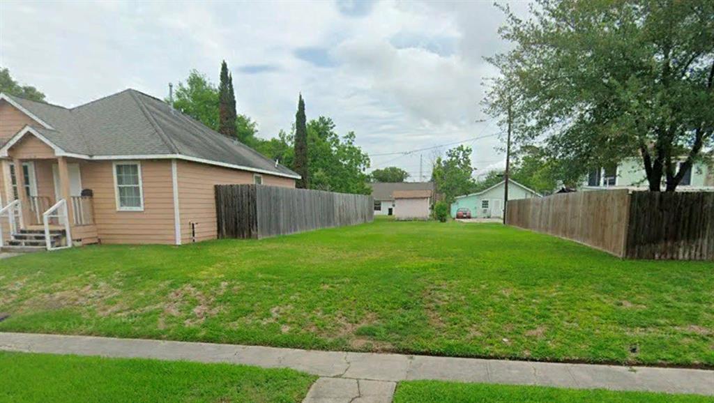 3316 Illinois Street, Baytown, Texas image 1