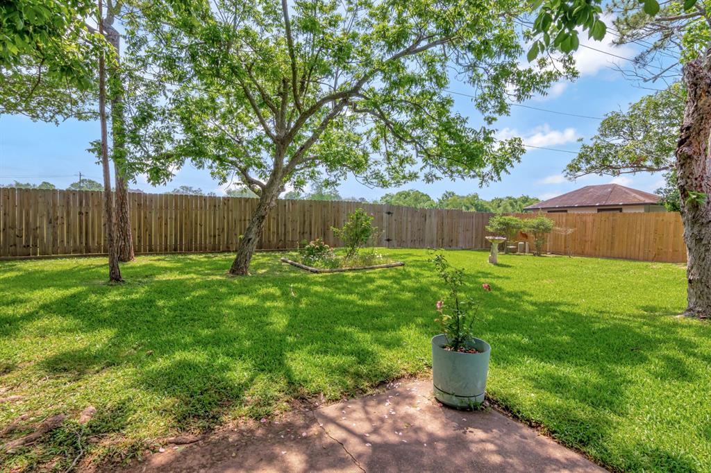 4935 Shady Oaks Lane, Friendswood, Texas image 42