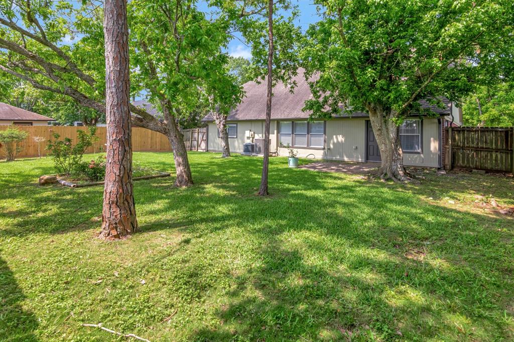 4935 Shady Oaks Lane, Friendswood, Texas image 43