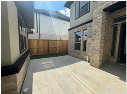 401 Wild Thicket Drive, Katy, Texas image 4