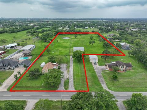 10922 N P Street La Porte TX 77571