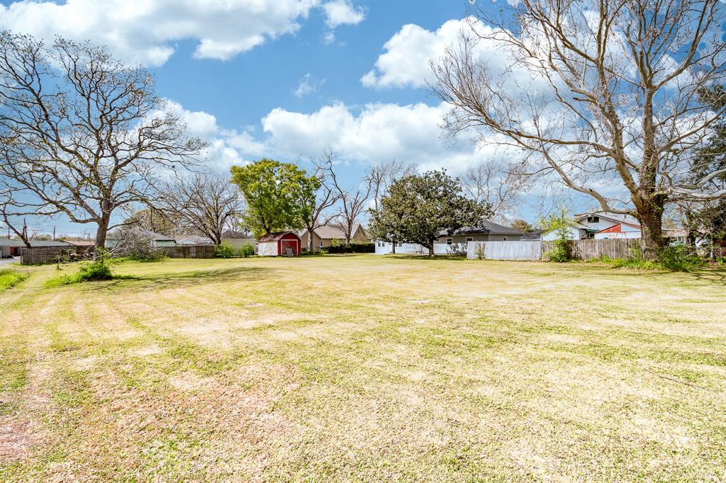 204 Dyer Avenue, Baytown, Texas image 24