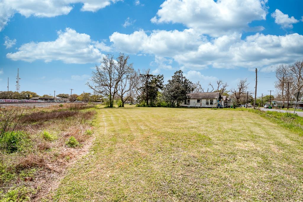 204 Dyer Avenue, Baytown, Texas image 27