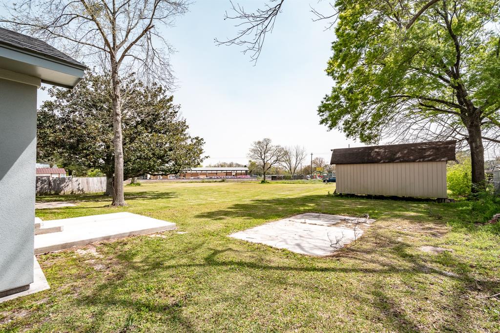 204 Dyer Avenue, Baytown, Texas image 25