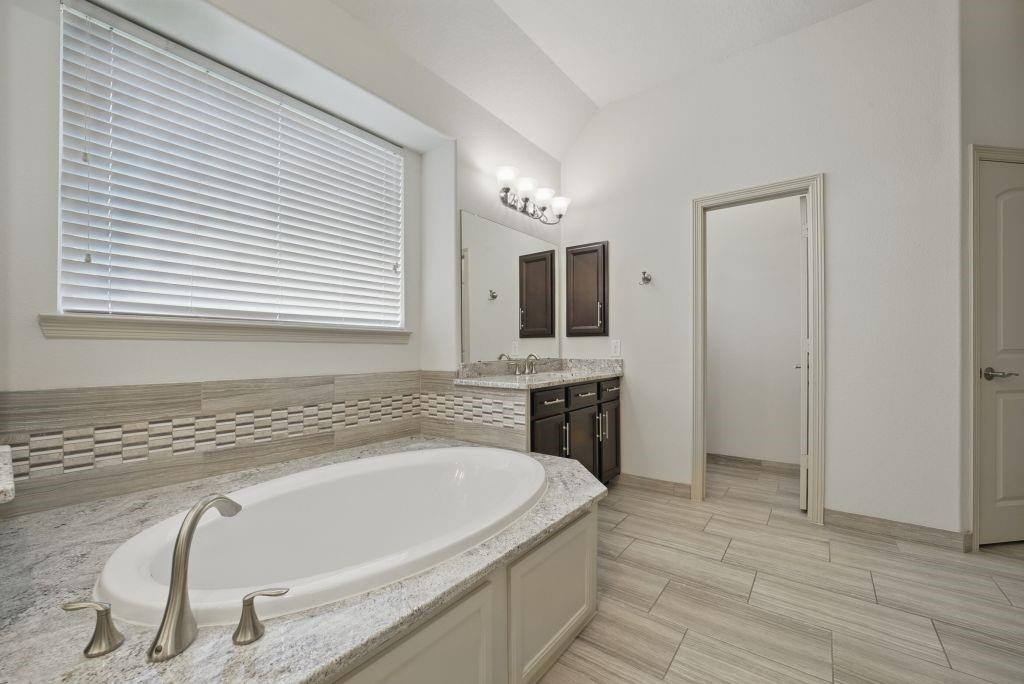 23 Castello Lane, Missouri City, Texas image 30