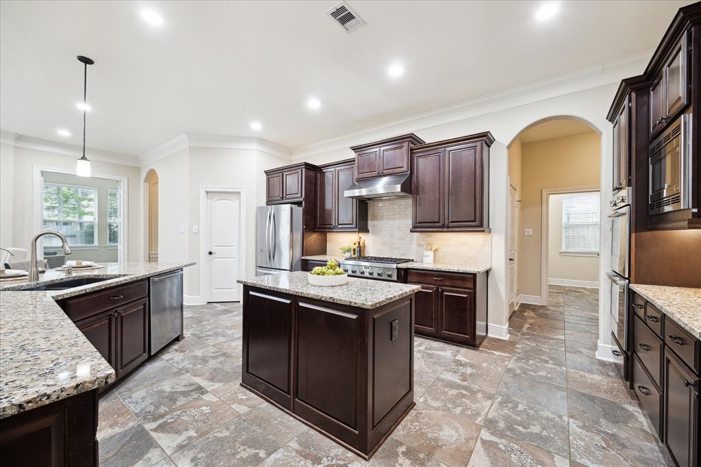 2307 Ellis Park Lane, Conroe, Texas image 15