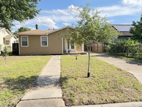 Photo of 216 Gale Street, Houston, TX 77009 (MLS # 95075890)
