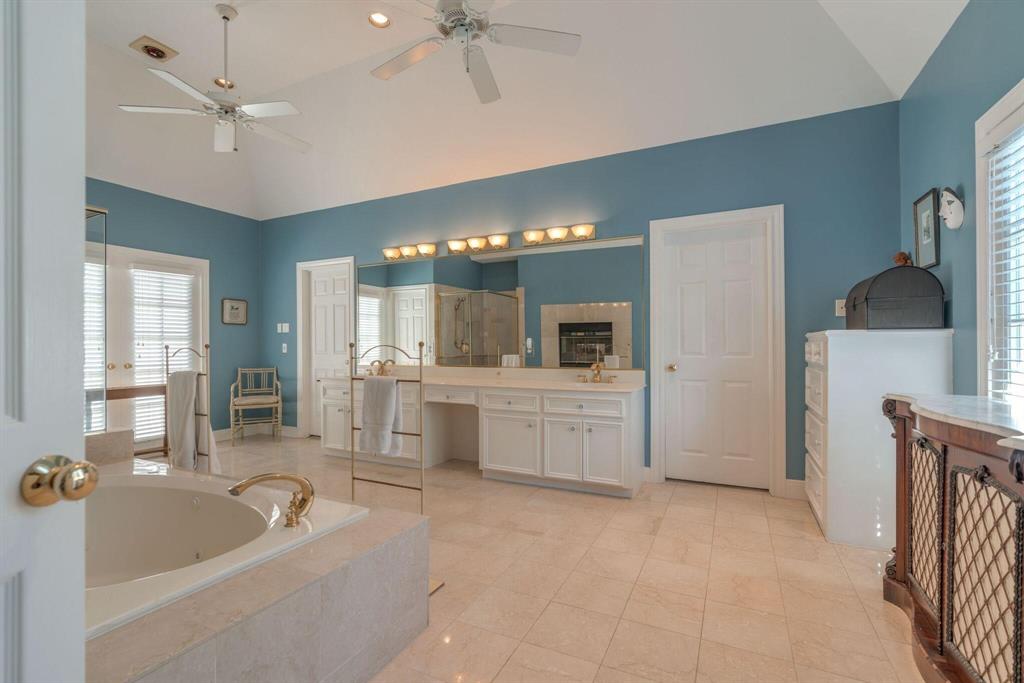 74 Briar Hollow Lane, Houston, Texas image 13