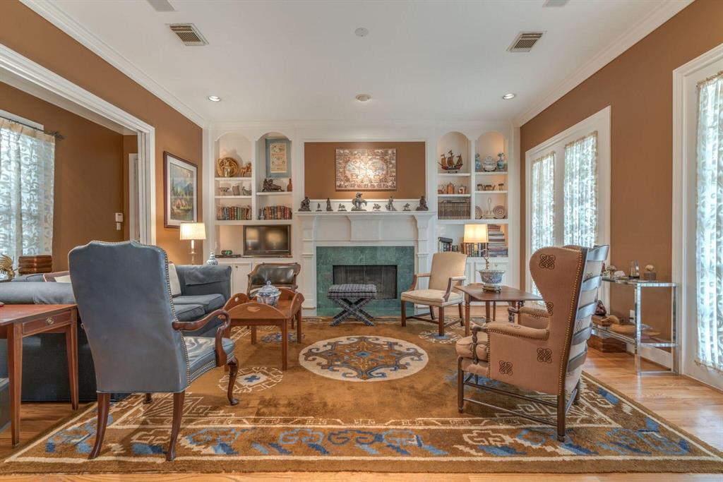 74 Briar Hollow Lane, Houston, Texas image 5
