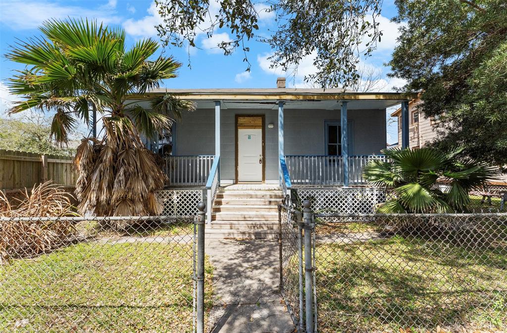 1928 Avenue M 1/2, Galveston, Texas image 1