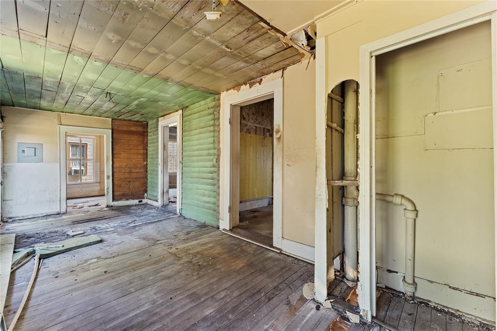 1928 Avenue M 1/2, Galveston, Texas image 3
