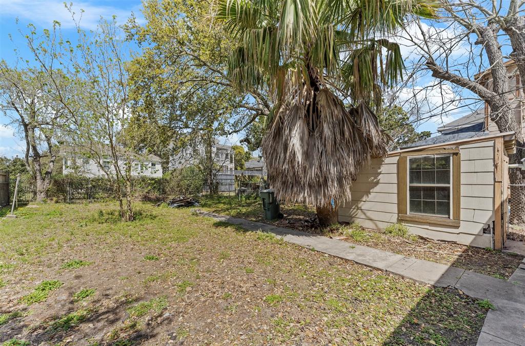 1928 Avenue M 1/2, Galveston, Texas image 18