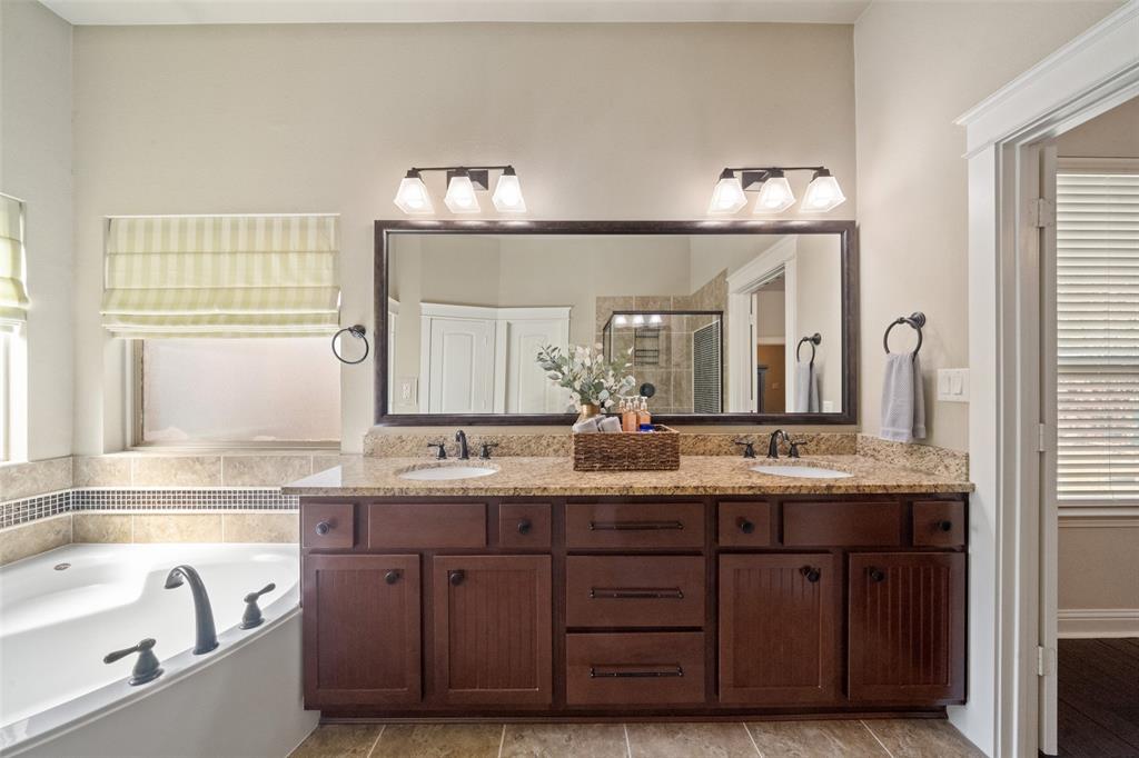 114 Cherry Oak Lane, Montgomery, Texas image 17