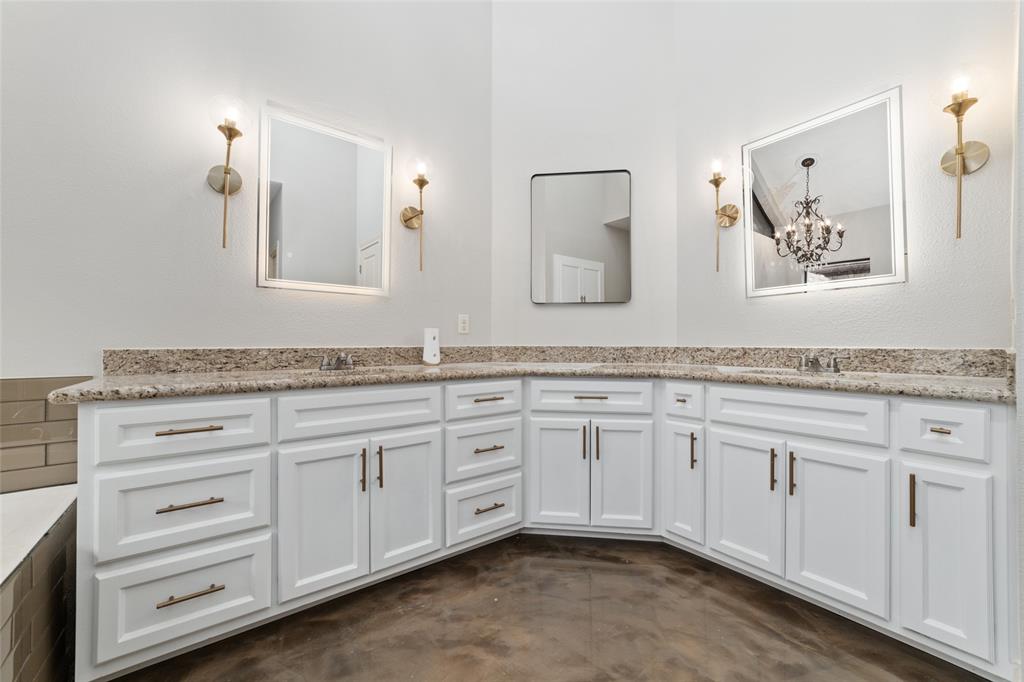 700 Bayou Crest Circle, Dickinson, Texas image 11