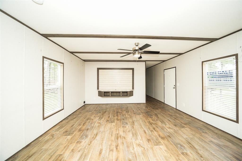 356 Grafton Court, Conroe, Texas image 5