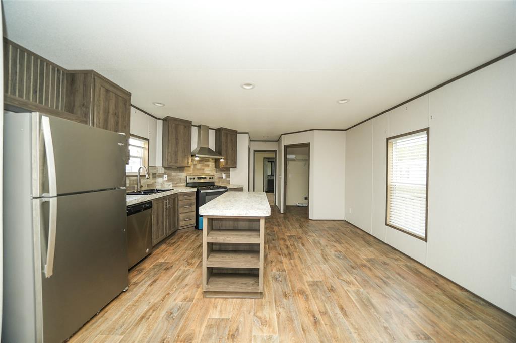 356 Grafton Court, Conroe, Texas image 8