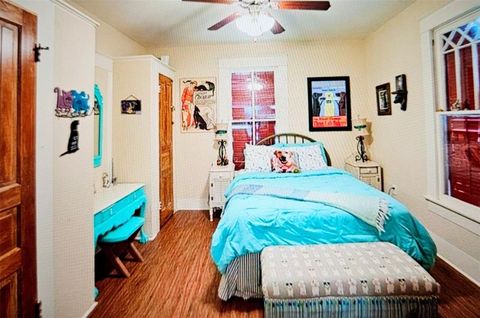 Single Family Residence in Galveston TX 1302 Avenue M 1/2 8.jpg