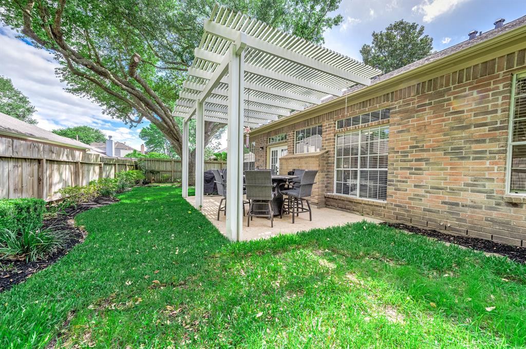 2930 Highland Lakes Drive, Missouri City, Texas image 26