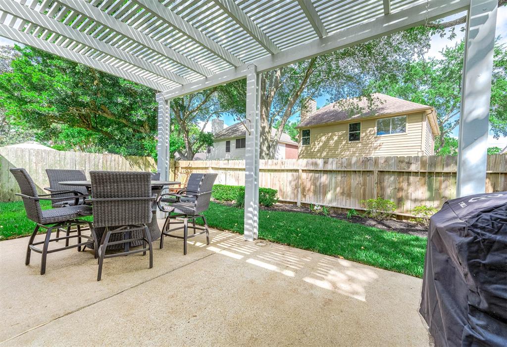 2930 Highland Lakes Drive, Missouri City, Texas image 24