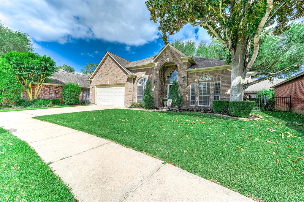 2930 Highland Lakes Drive, Missouri City, Texas image 2