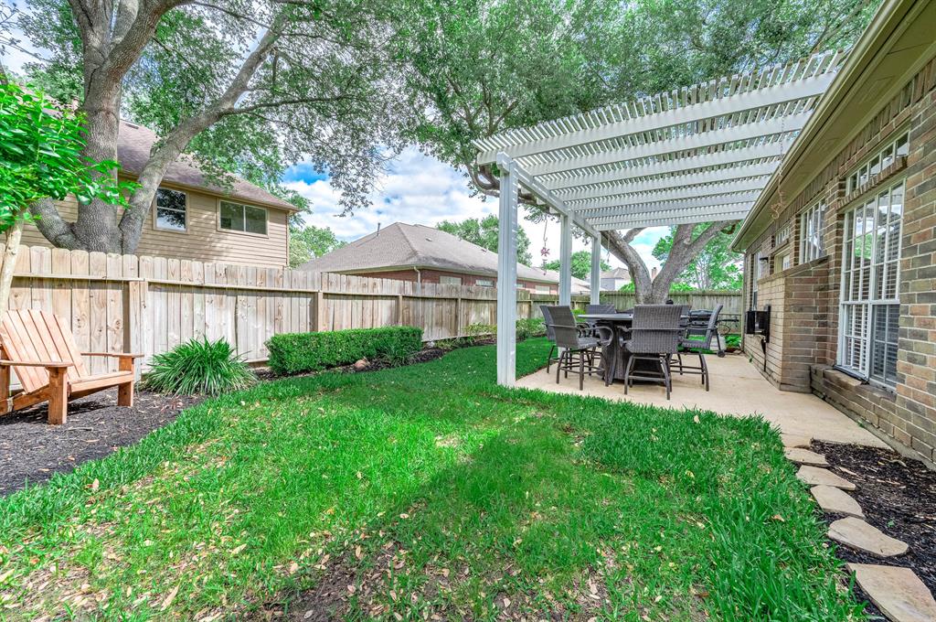2930 Highland Lakes Drive, Missouri City, Texas image 30