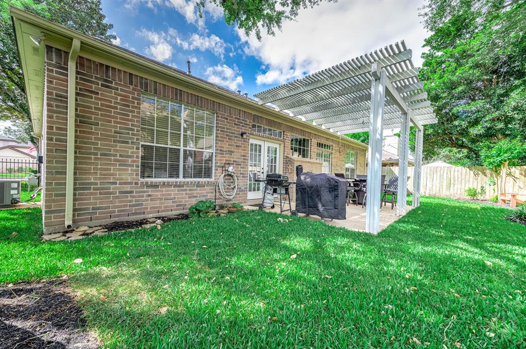 2930 Highland Lakes Drive, Missouri City, Texas image 27